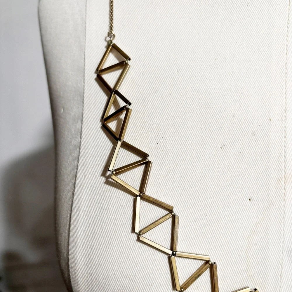 Madewell Geometric‎ Triangle Long Necklace Gold Tone Jewelry - Picture 4 of 7